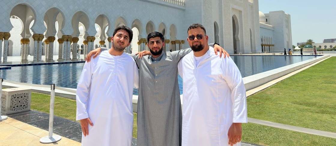 Sheikh Zayed Grand Mosque in Abu Dhabi with friends, 2023.